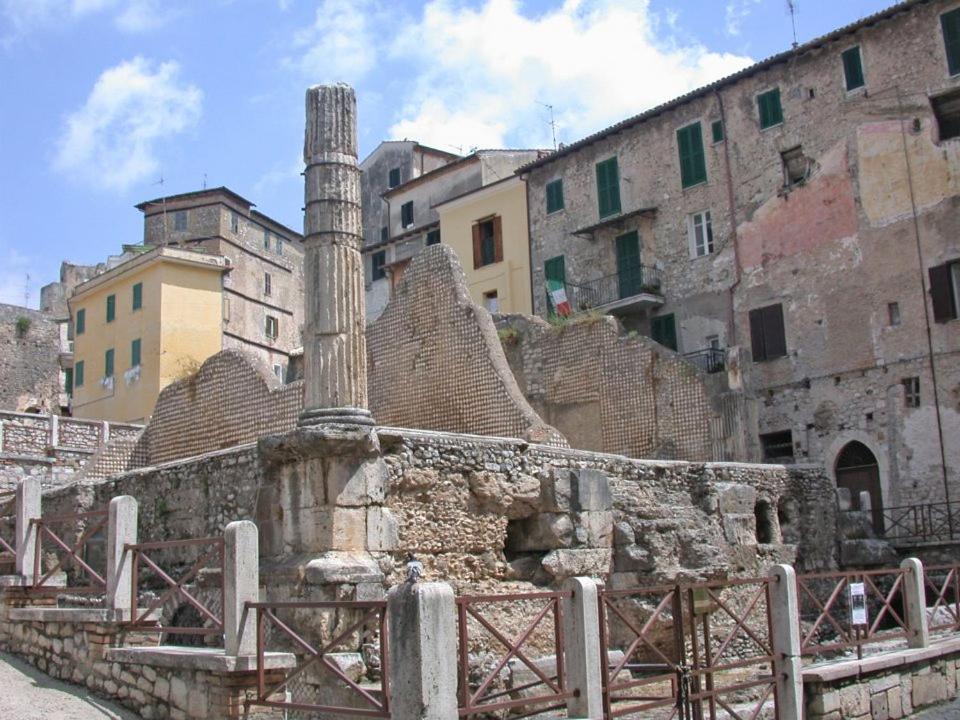 Luxury Suite - Teatro Romano - Duomo - Centro Storico Wi-Fi Terracina Exterior foto