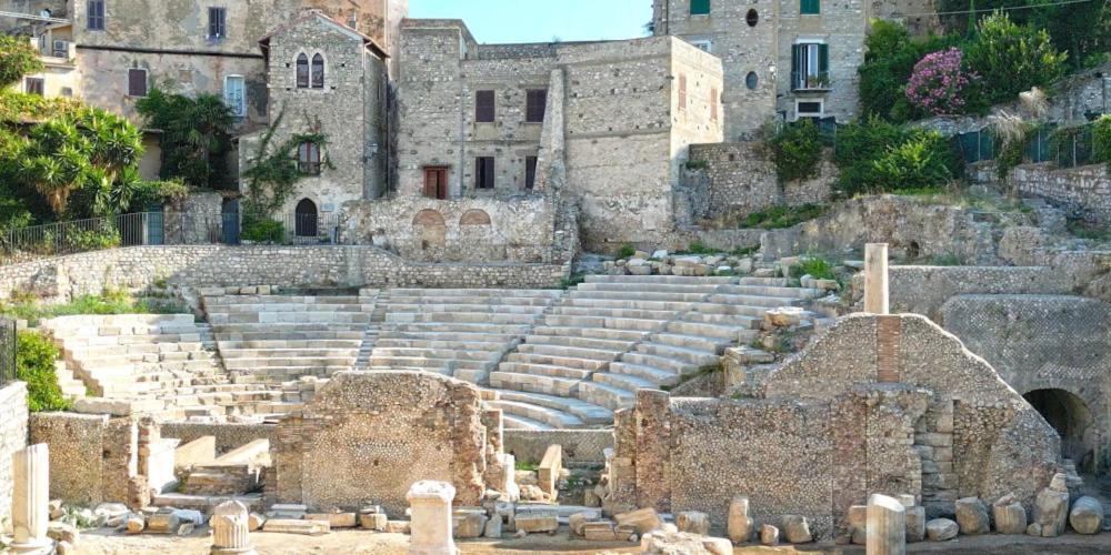 Luxury Suite - Teatro Romano - Duomo - Centro Storico Wi-Fi Terracina Exterior foto